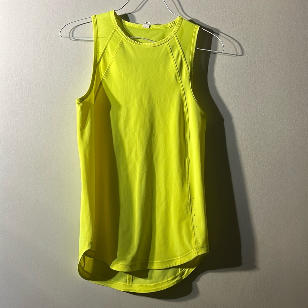 Lululemon tank top in Great condition